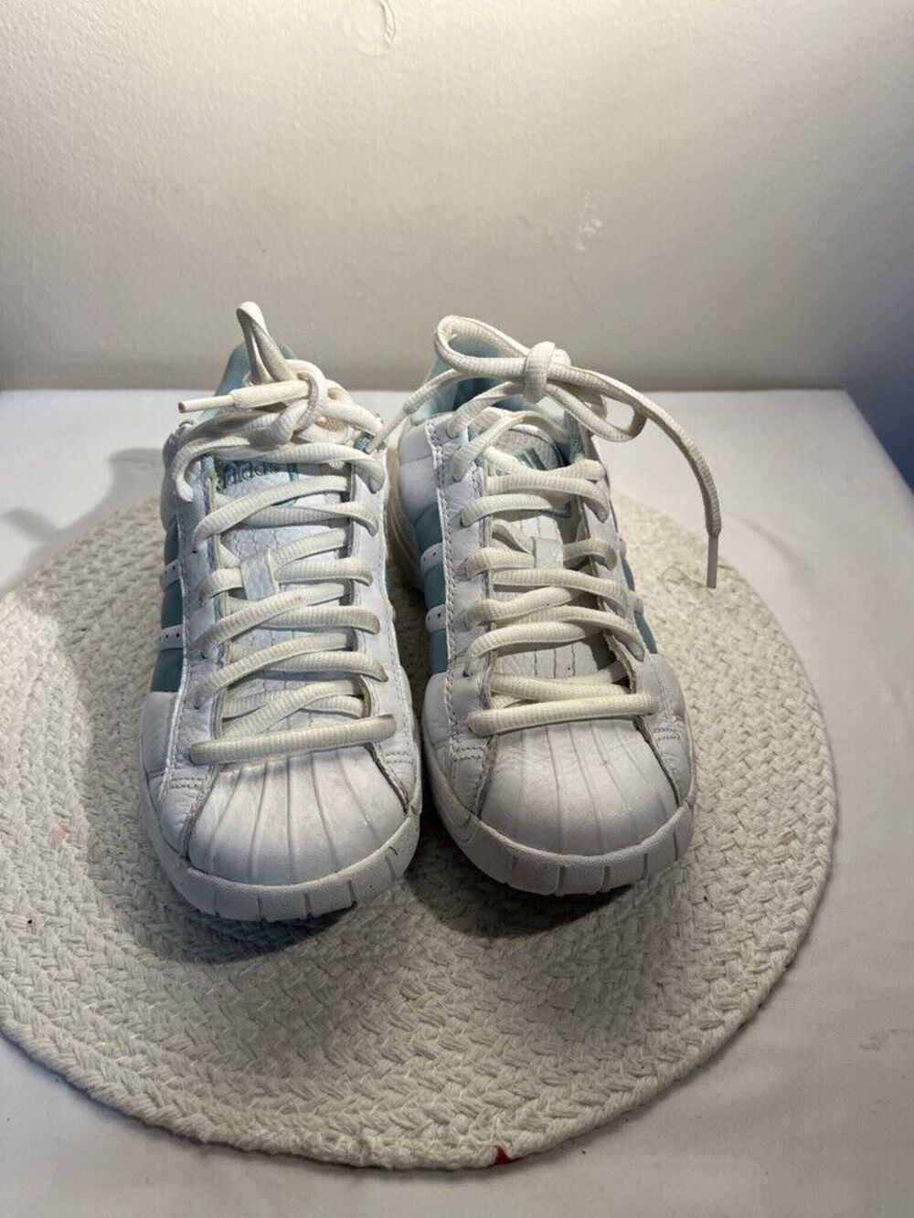 ADIDAS WOMENS GOLF SHOES SIZE 6